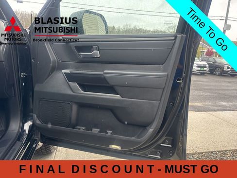 Used 2024 Toyota Tundra Platinum AWD/4WD image 41