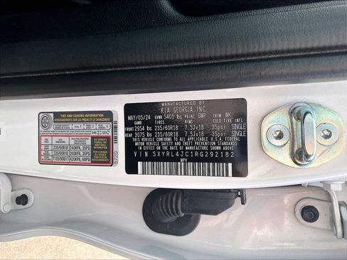 Used 2024 Kia Sorento S FWD image 32