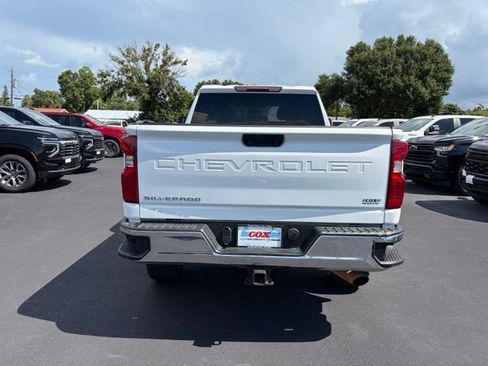 Used 2021 Chevrolet Silverado 2500 LT AWD/4WD image 5