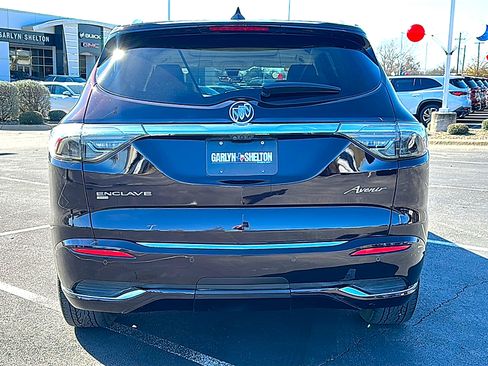 Used 2022 Buick Enclave Avenir w/ Avenir Technology Package image 7