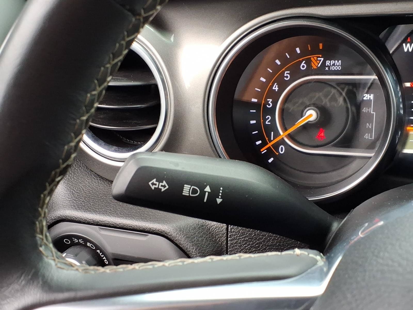 Used 2019 Jeep Wrangler Unlimited Sahara w/ Uconnect 4C Nav & Sound Group AWD/4WD image 26