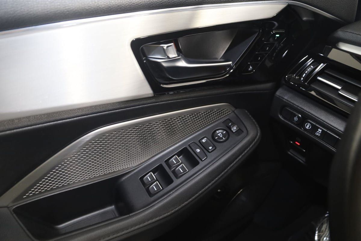 Used 2024 Acura MDX SH-AWD image 28
