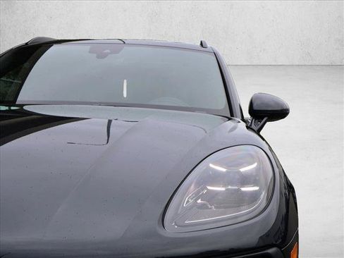 Used 2025 Porsche Macan S AWD/4WD image 2