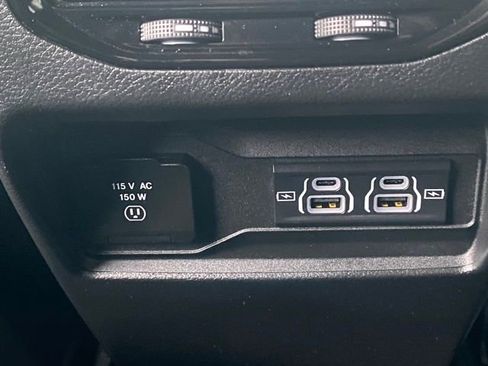 Used 2023 Jeep Grand Cherokee Altitude image 23