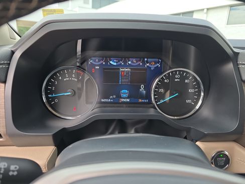 Used 2024 Ford Expedition Limited image 21