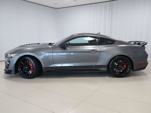 Used 2021 Ford Mustang Shelby GT500 w/ Technology Package RWD image 2