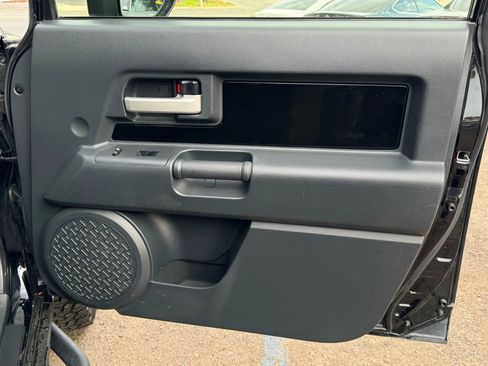 Used 2014 Toyota FJ Cruiser 4WD w/ Upgrade Package image 34