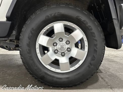 Used 2010 Toyota FJ Cruiser 4WD image 28