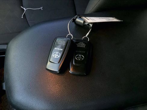 Used 2020 Toyota RAV4 XLE image 13