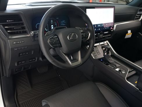 Used 2026 Lexus GX 550 w/ Accessory Package (CT) AWD/4WD image 7