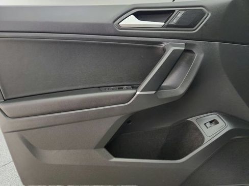 Used 2020 Volkswagen Tiguan SEL w/ 3rd Row Seat Package AWD/4WD image 23
