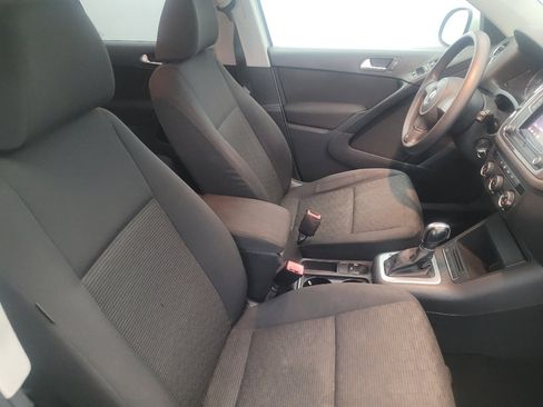Used 2017 Volkswagen Tiguan Limited FWD image 21