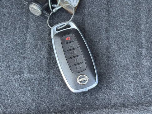 Used 2025 Nissan Rogue SV AWD/4WD image 20