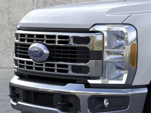 New 2025 Ford F250 XLT image 17