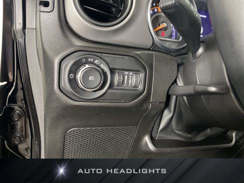 Used 2022 Jeep Wrangler Sport AWD/4WD image 22