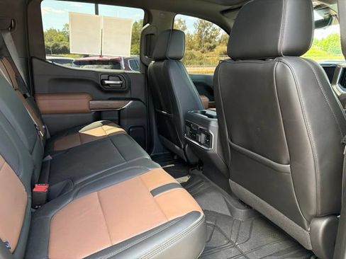 Used 2021 Chevrolet Silverado 1500 High Country w/ Technology Package AWD/4WD image 14