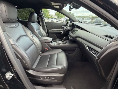 Used 2023 Cadillac XT4 Premium Luxury w/ Cold Weather Package AWD/4WD image 33