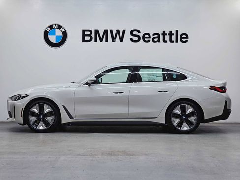 New 2025 BMW i4 xDrive40i image 3