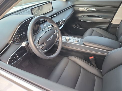 Certified 2024 Genesis GV70 2.5T w/ Select Package image 9