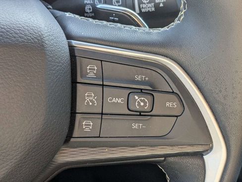 Used 2024 Jeep Grand Cherokee L Laredo RWD image 27