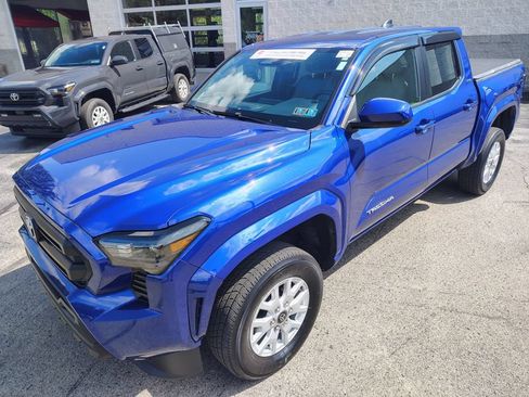 Certified 2024 Toyota Tacoma SR5 AWD/4WD image 13