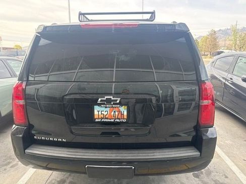 Used 2018 Chevrolet Suburban LT w/ Luxury Package image 5