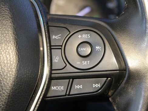 Used 2018 Toyota Camry SE FWD image 22