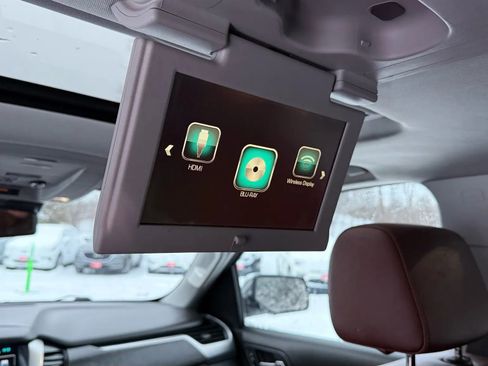 Used 2020 Chevrolet Suburban Premier w/ Premier Plus Edition image 29