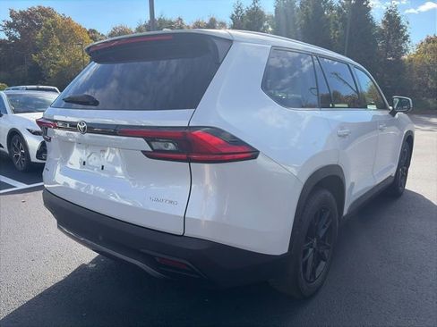 Used 2024 Toyota Grand Highlander Limited image 5