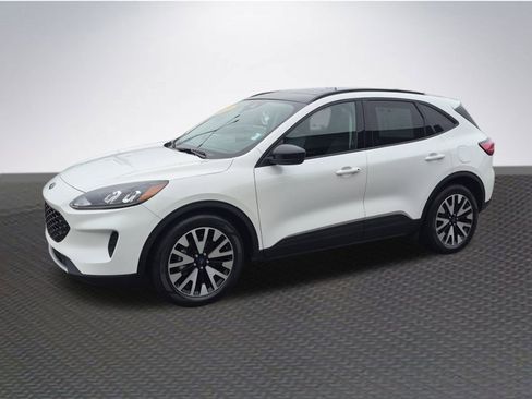 Certified 2020 Ford Escape SE Sport image 2