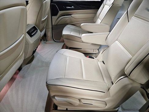 Used 2023 Cadillac Escalade ESV Premium Luxury w/ Performance Package image 18