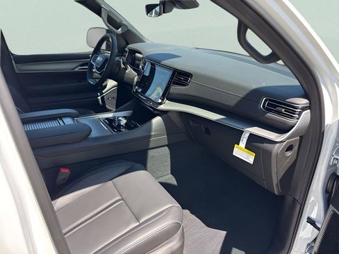 New 2026 Jeep Grand Wagoneer Limited AWD/4WD image 52