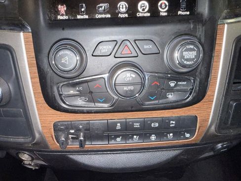 Used 2015 RAM 2500 Laramie AWD/4WD image 29