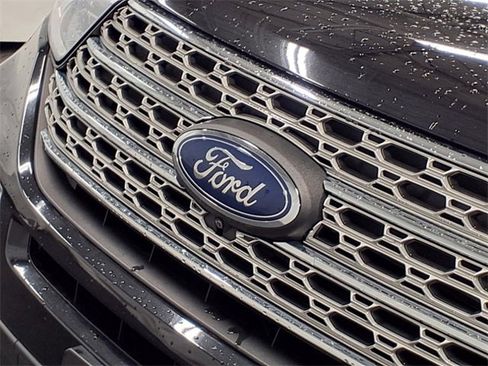 Used 2023 Ford Explorer Limited w/ Limited Technology Package image 35