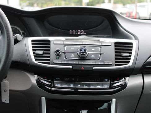 Used 2017 Honda Accord LX image 9