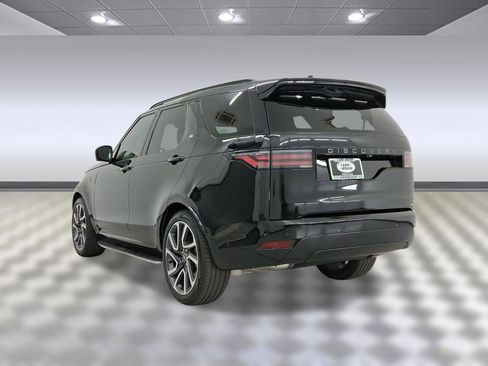 Used 2025 Land Rover Discovery Dynamic SE image 3