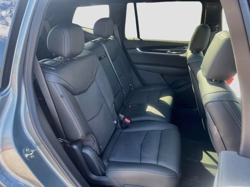 Used 2025 Cadillac XT6 Premium Luxury w/ Technology Package AWD/4WD image 30