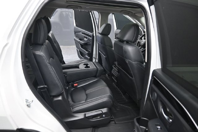 Used 2023 Honda Pilot Touring image 34