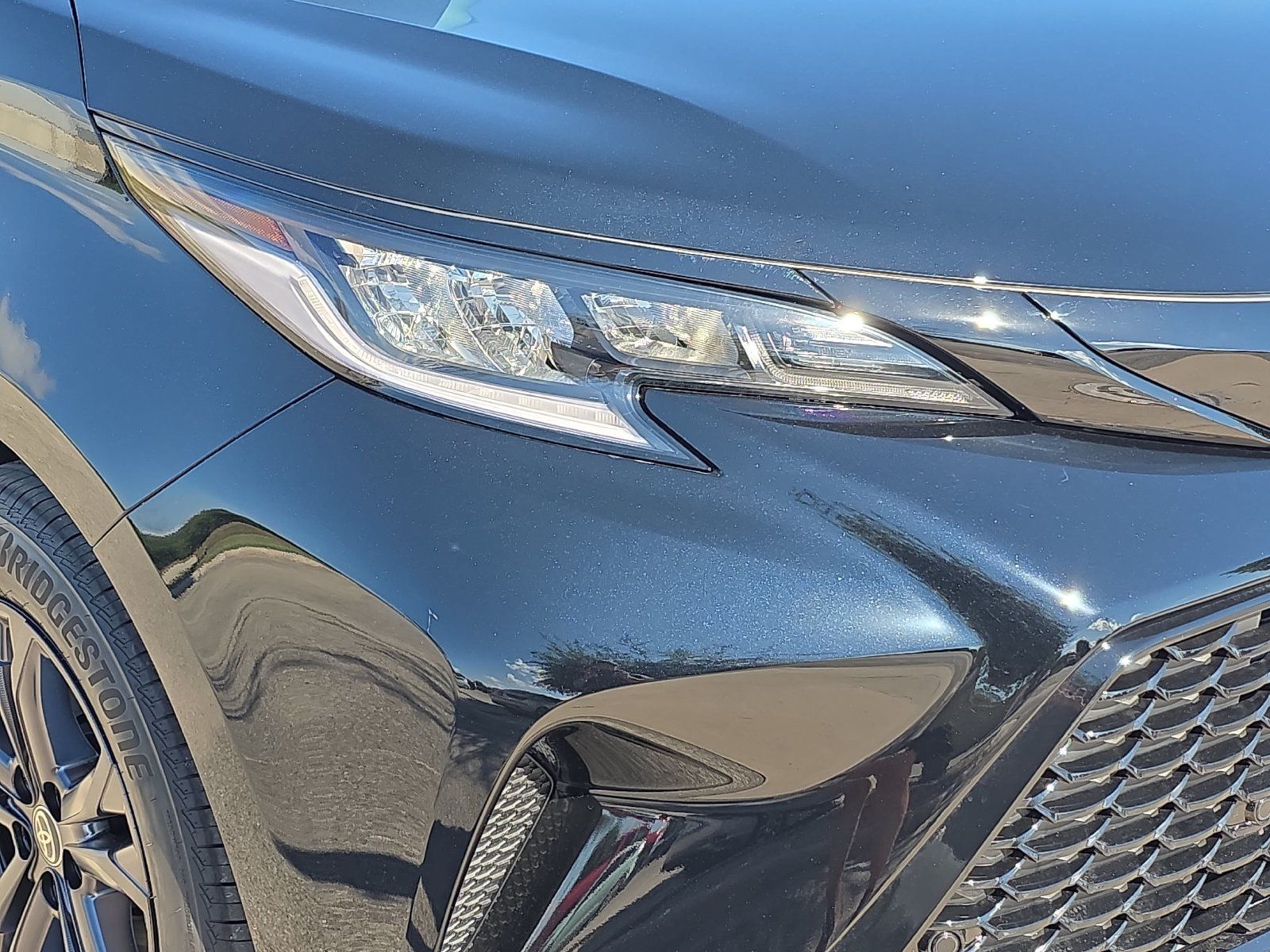 New 2026 Toyota Sienna XSE AWD/4WD image 27