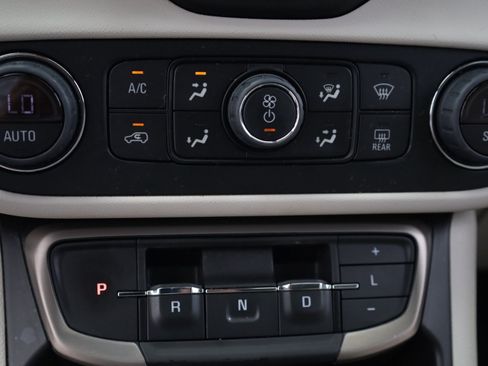 Used 2022 GMC Terrain Denali AWD/4WD image 9