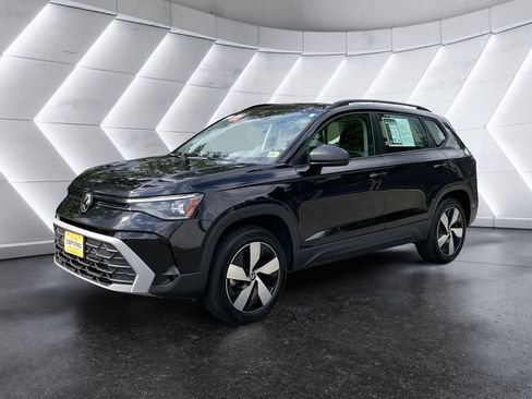 Used 2025 Volkswagen Taos S AWD/4WD image 2