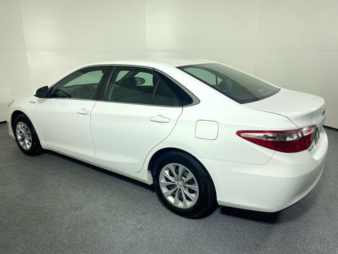 Used 2015 Toyota Camry LE image 29