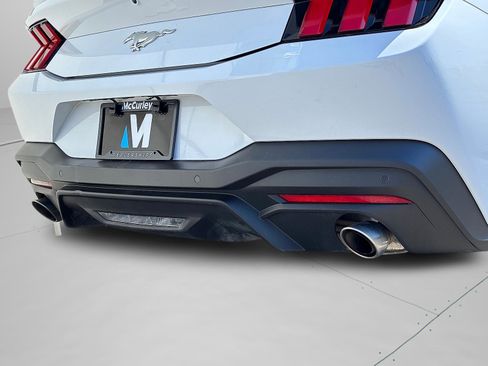 Used 2025 Ford Mustang Premium RWD image 7