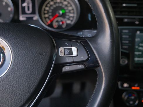 Used 2017 Volkswagen Golf SEL image 18