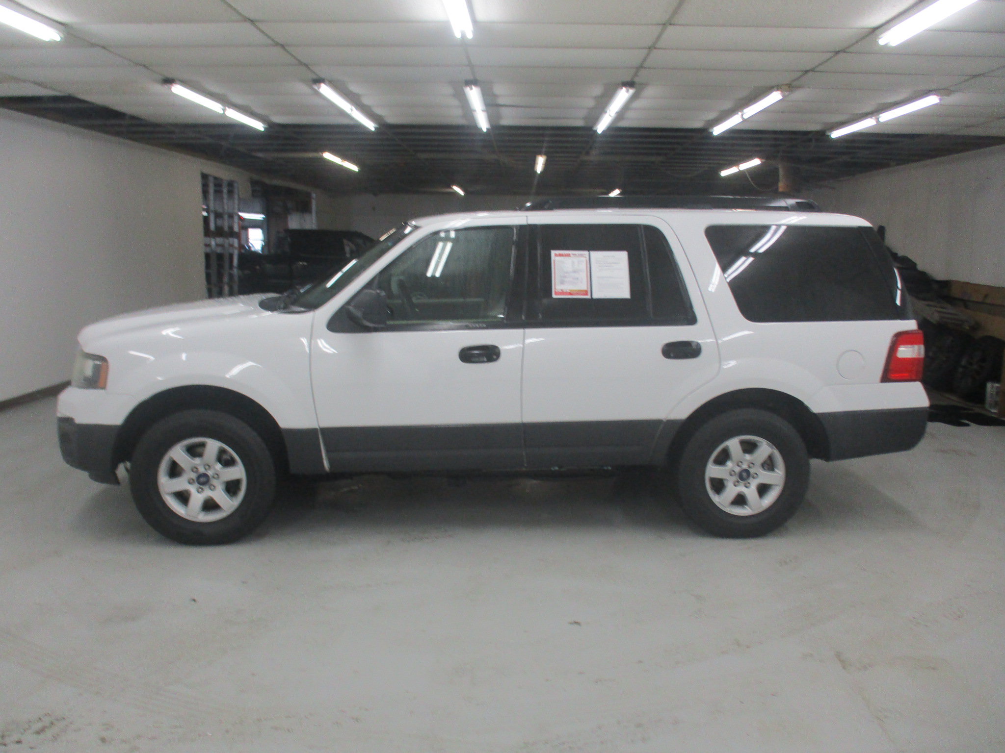 Used 2016 Ford Expedition XL AWD/4WD image 4