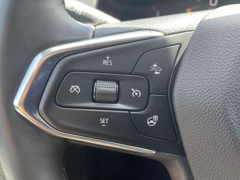 Used 2025 Chevrolet Trax LT w/ LT Convenience Package FWD image 20