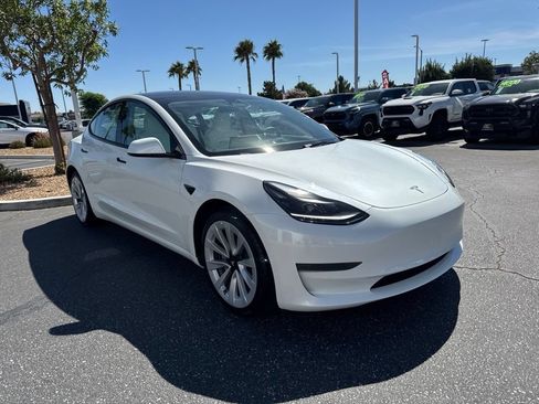 Used 2023 Tesla Model 3 Standard Range RWD image 4