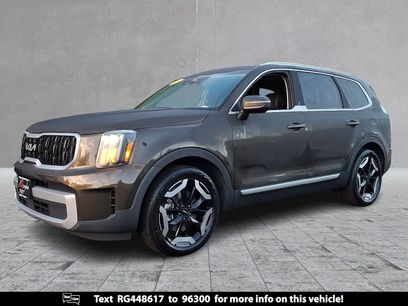 Used 2024 Kia Telluride EX w/ EX Captain's Chair Package