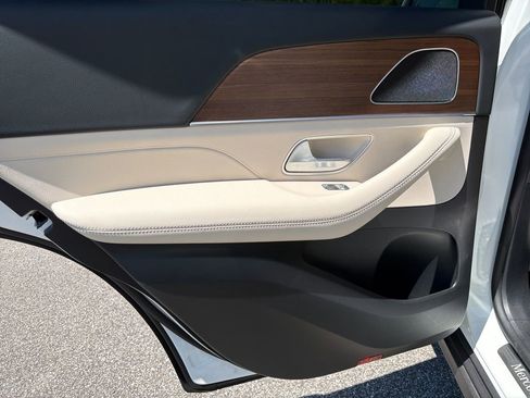 Certified 2025 Mercedes-Benz GLE 450 4MATIC image 30