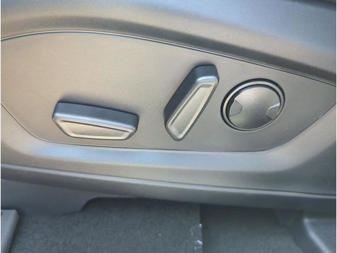 New 2025 Ford Explorer Active image 12